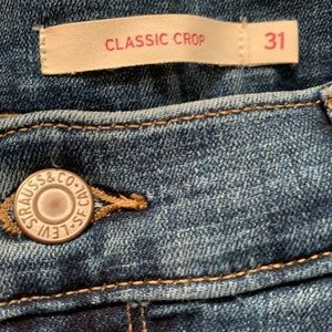 Levi’s crop  size 12 W31 inseam 26